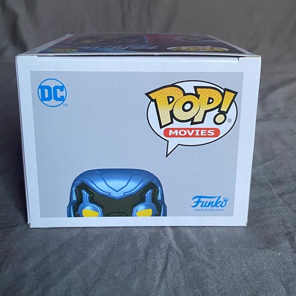 Blue Beetle (Glow in the Dark) Funko Pop #1407 - Picture 5 of 5